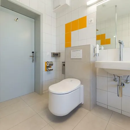 Boutique Bs16 Before Bern Parking Gratis 2* Schüpfen